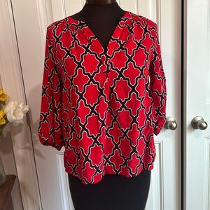 Crown & Ivy 3/4 Sleeve Peasant Top Petite Med Red and Black Print